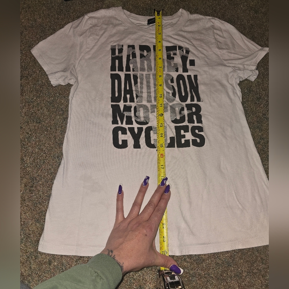Women's Large Fitted Tee